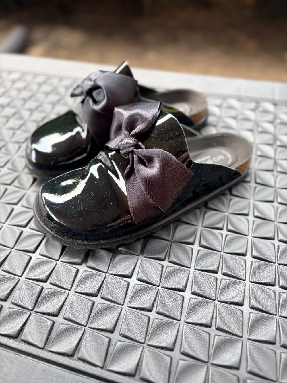 Women's patent leather bow slides - Gently worn